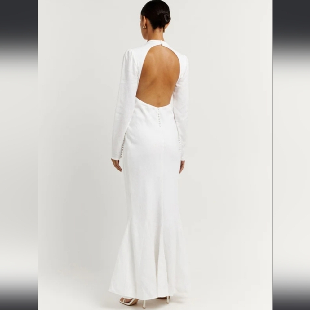 Dissh Elegant Linen White Long Sleeve Maxi Dress - Picture 2 of 4